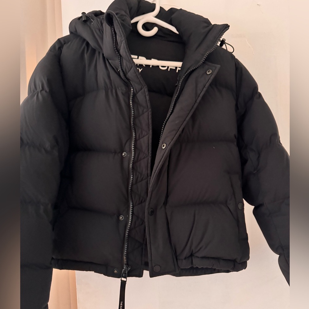 Aritzia Shorty Black Puffer